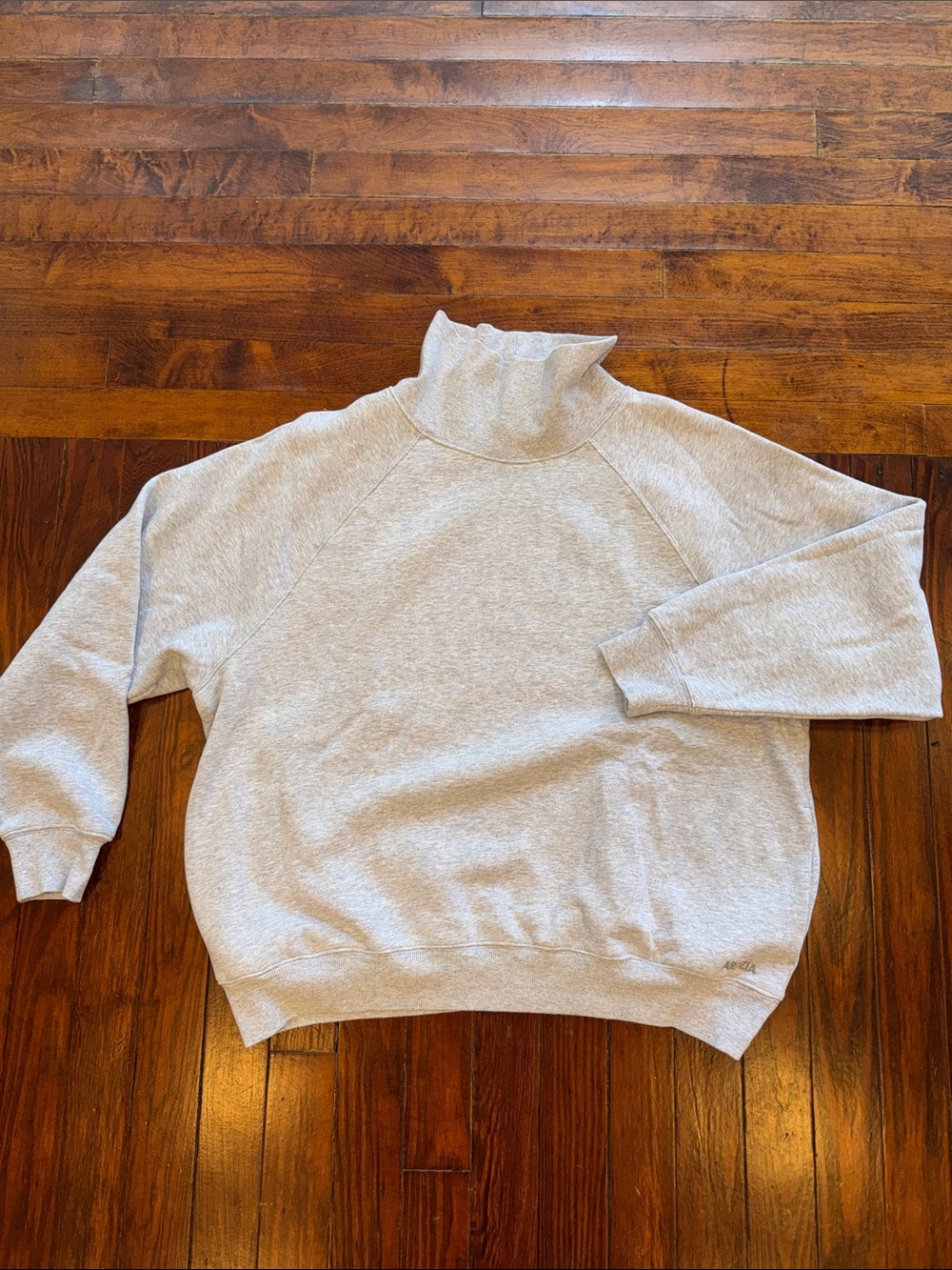 Women’s Aritzia Light Gray Mock neck pullover